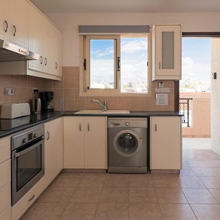 Royal Seacrest Crown-Jewel, 2B, Pools, Sea, Center Apartment Paphos ภายนอก รูปภาพ