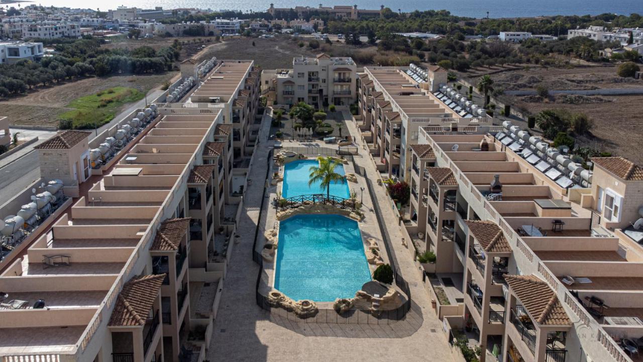 Royal Seacrest Crown-Jewel, 2B, Pools, Sea, Center Apartment Paphos ภายนอก รูปภาพ